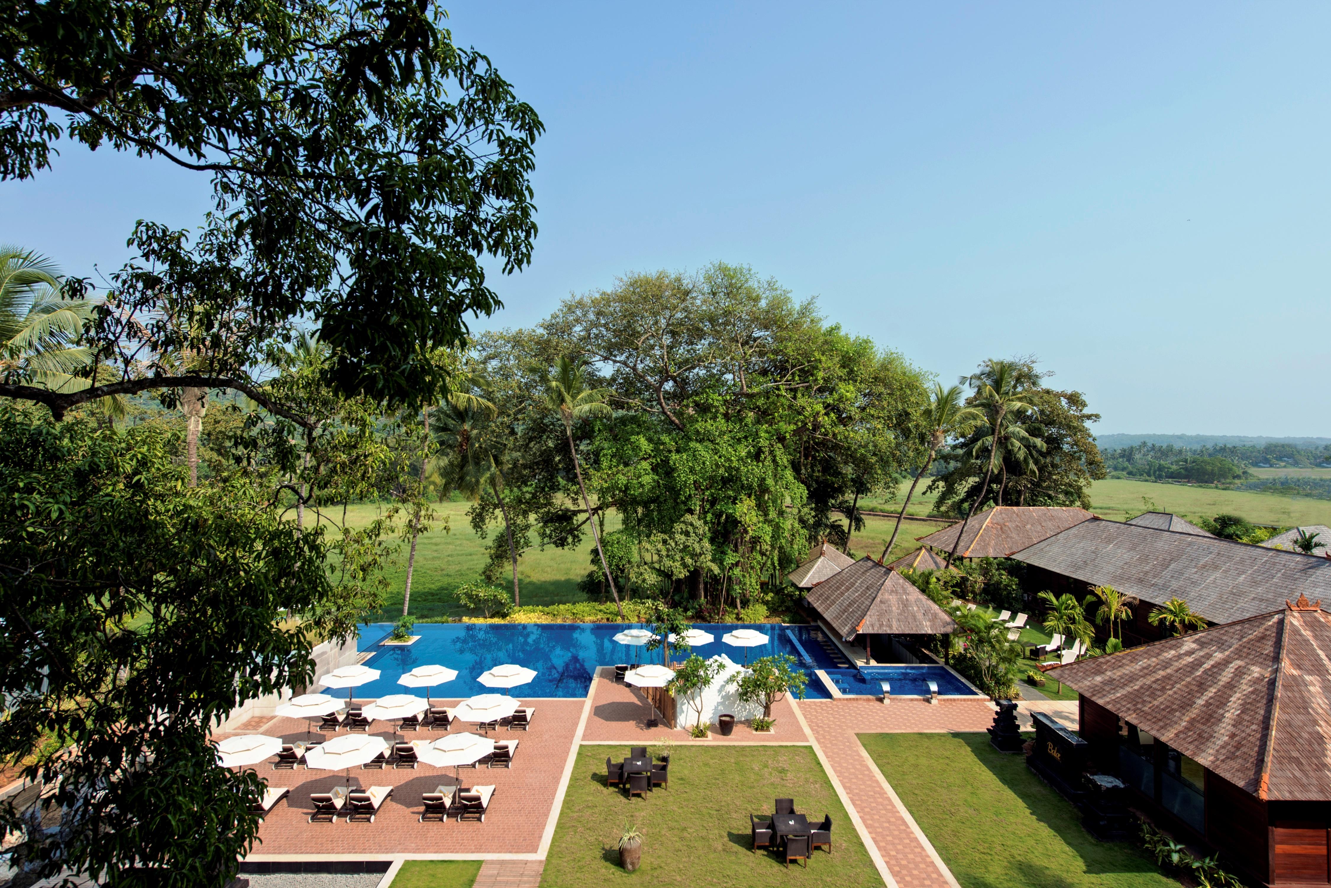 Novotel Goa Resort & Spa Candolim Zewnętrze zdjęcie The pool at the Taj Bengal