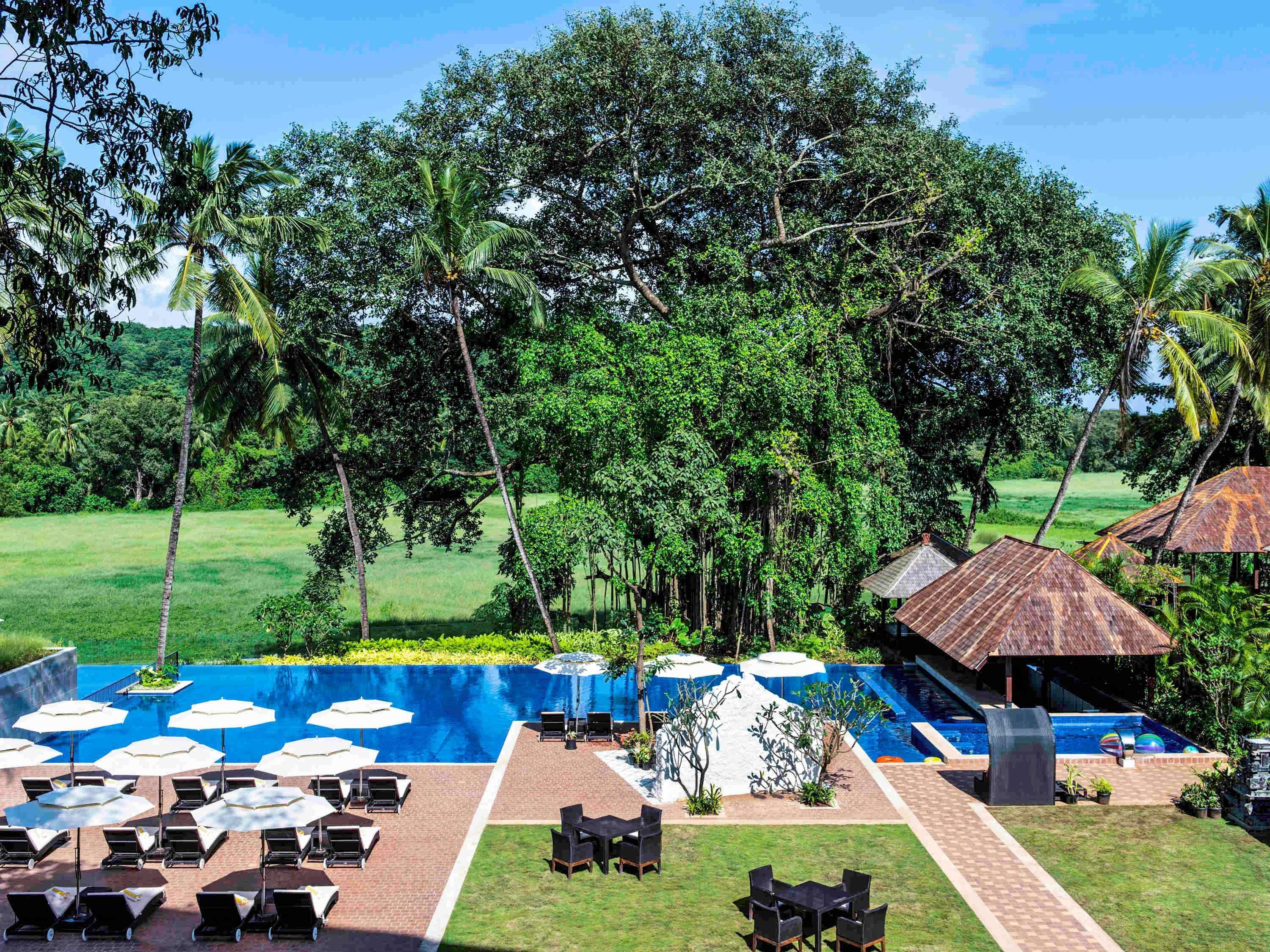 Novotel Goa Resort & Spa Candolim Zewnętrze zdjęcie The pool at the Royal Golf and Country Club